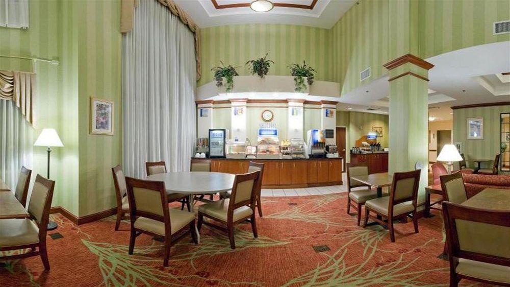 Holiday Inn Express And Suites Quakertown - Allentown Area By Ihg Buitenkant foto