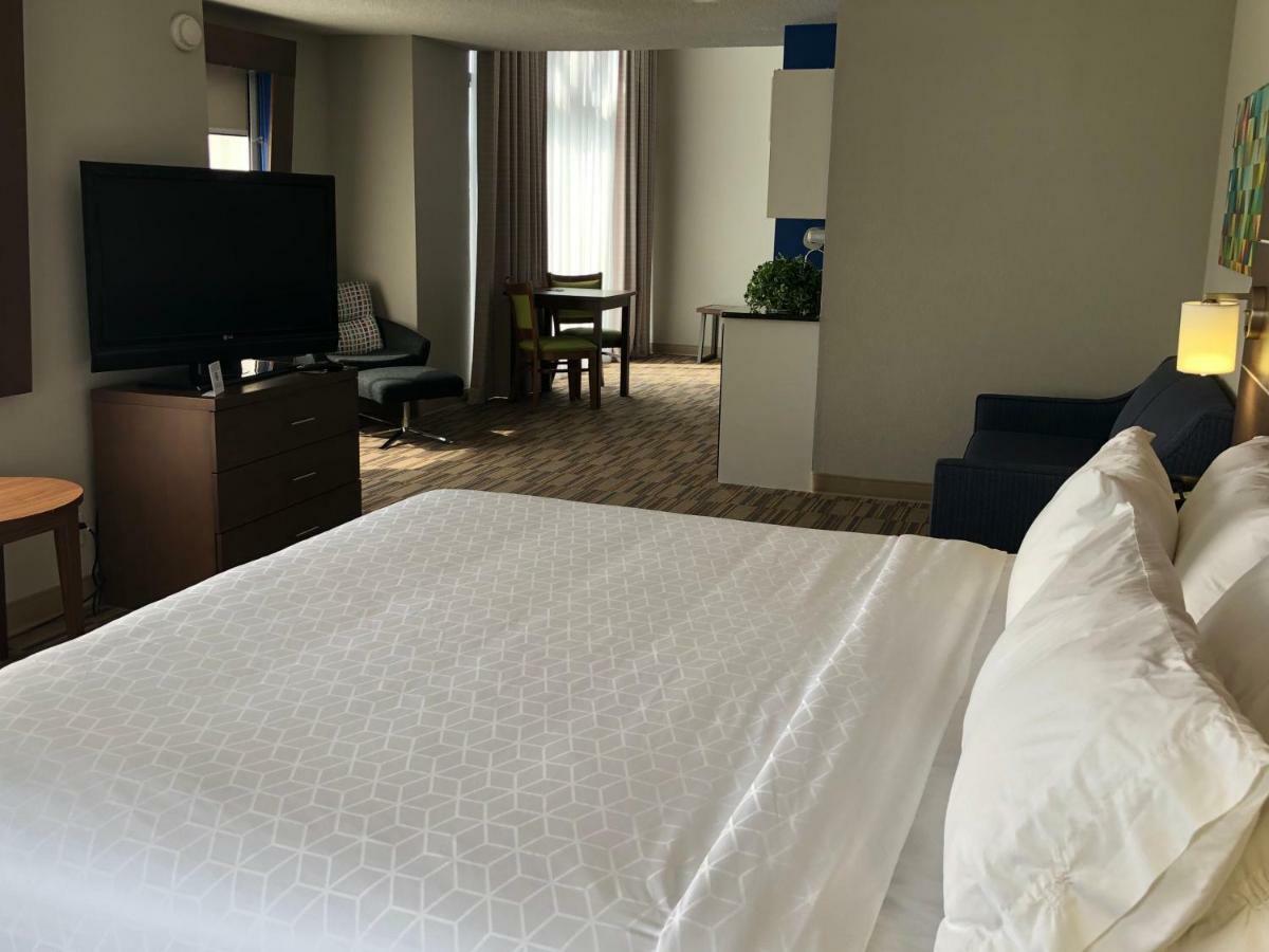 Holiday Inn Express And Suites Quakertown - Allentown Area By Ihg Buitenkant foto